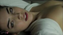 Sex Videos.com Hindiलड़का केवल वाइब्रेटर और उंगलियों का उपयोग करके ओरिएंटल गर्लफ्रेंड को चोदता है